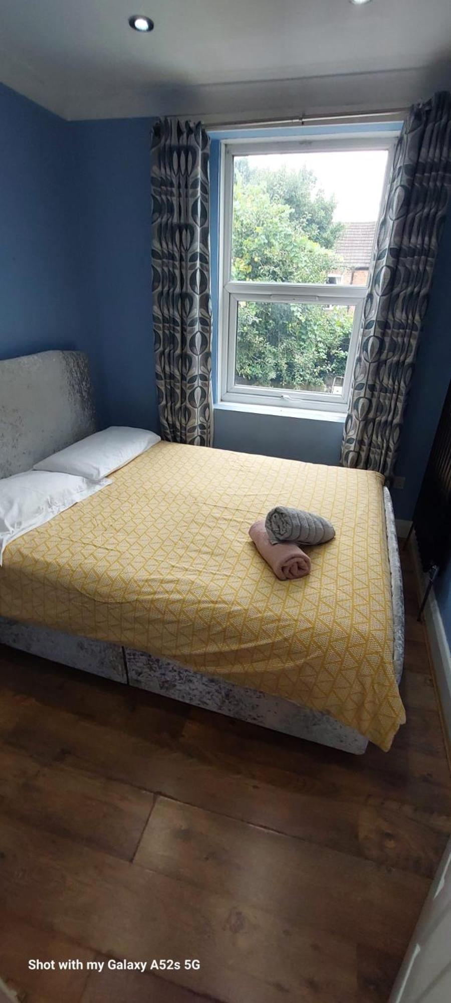 Three Bedroom House Lancaster Road Londen Buitenkant foto